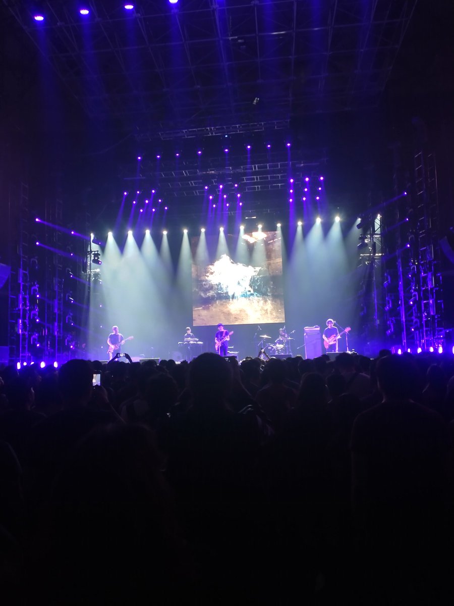 Prfe_Rodriguez's tweet photo. Niños del Cerro tiene un sonido que puede llenar un Movistar Arena.
Qué tremendos y profesionales son.
#PrivameraSound
#RoadToPrimaveraSound https://t.co/vr5GGfiIVa