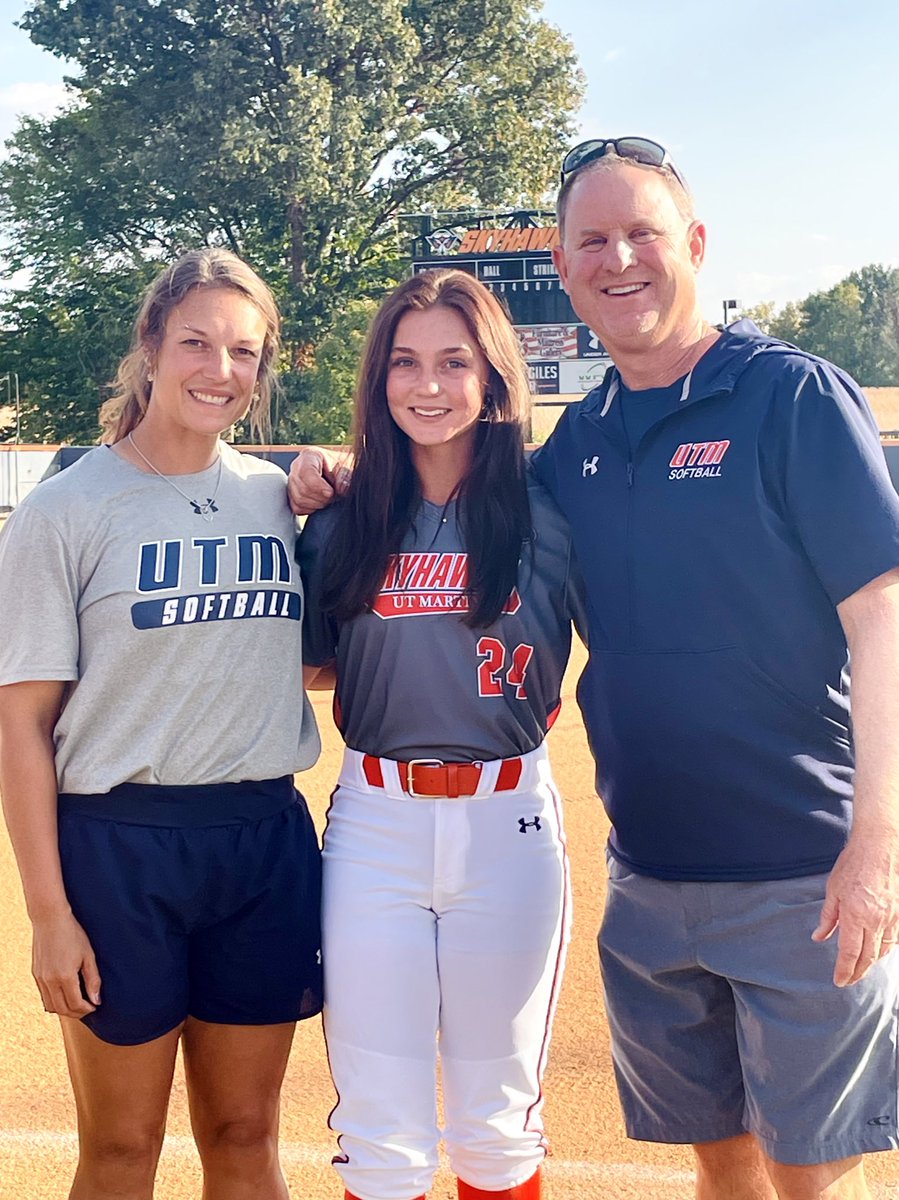 emmalinewhitt's tweet photo. SO excited to announce my commitment to @UTMSoftball!Happy to have found my Skyhawk home! 🧡💙 @ChelseaEFarmer @bdunn6466 https://t.co/CuP4mvKTpy