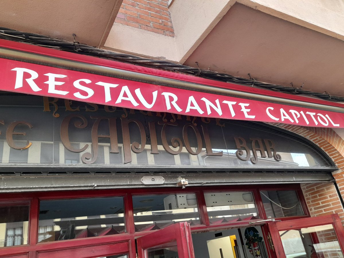 dredoli's tweet photo. Si hay un restaurante en Zamora con una carta deliciosa, aunando modernidad y tradición, ese es El Capitol, en la Plaza de Santa Eulalia, 12. ¡Exquisito! @capitolzamora @RutasporZamora https://t.co/w5aANBS9DY https://t.co/v0IJVWoPoH