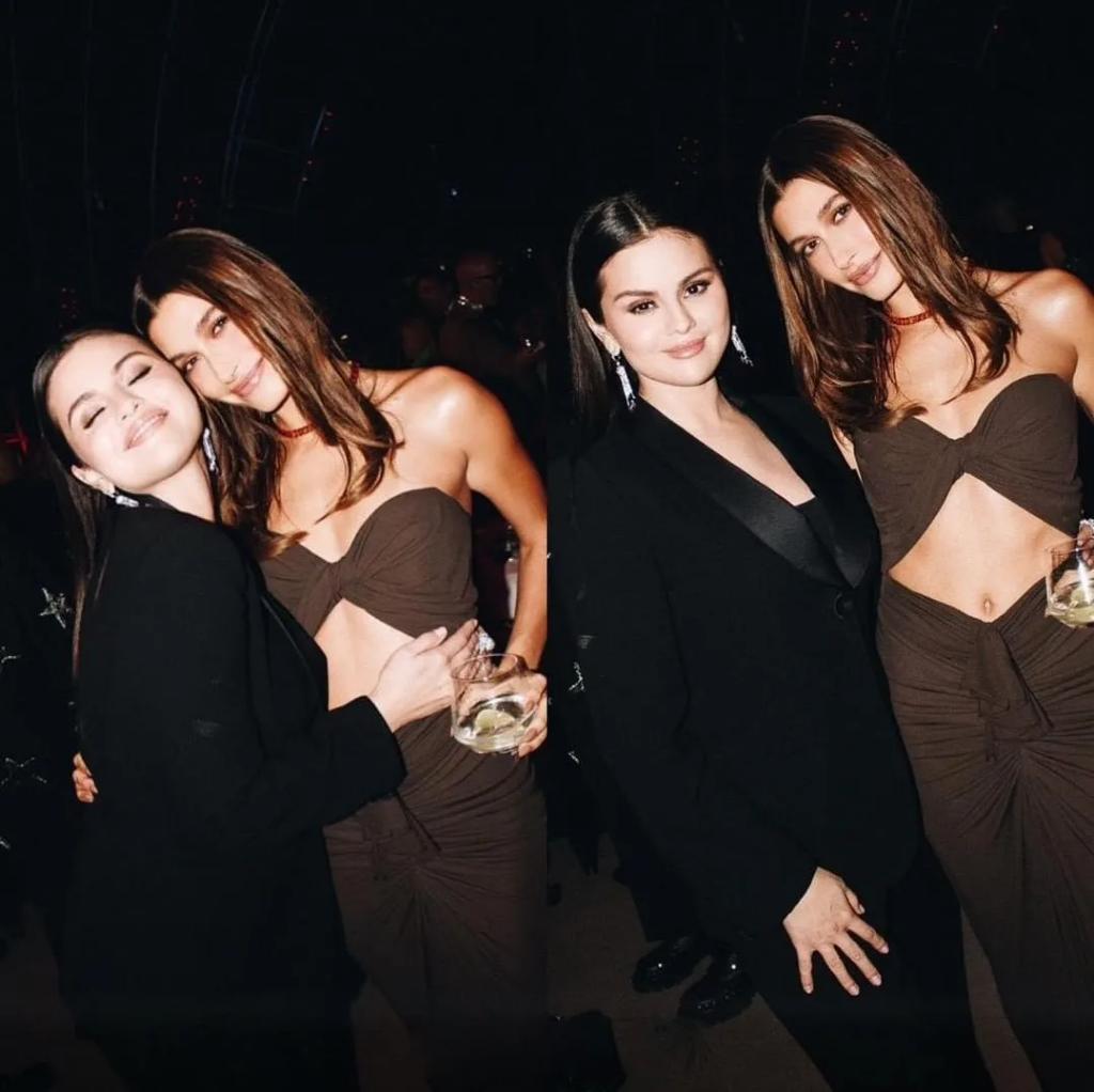 paseblanco's tweet photo. #Moda | Algunos looks en la segunda edición del Academy Museum Gala 2022 ✨ en donde #HaileyBieber y #SelenaGómez posaron juntas sorprendiendo a muchos. 

Además, estuvieron presentes algunos invitados como #BrunaMarquezine, #LilyCollins, entre otros. 

#PaseBlanco  #fashion https://t.co/98aDZcHaip