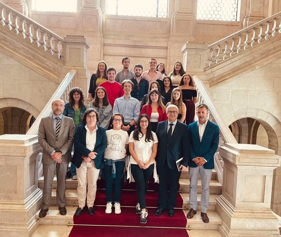 fleiriajs's tweet photo. 📍Visita à Assembleia da República

✊A convite dos deputados do Partido Socialista eleitos pelo círculo eleitoral de Leiria, fomos recebidos na casa da democracia.

🌹Estivemos também com os deputados da @JSPortugal, o que muito nos agradou.
✊Agradecemos o convite. https://t.co/Xke0MHaHbP