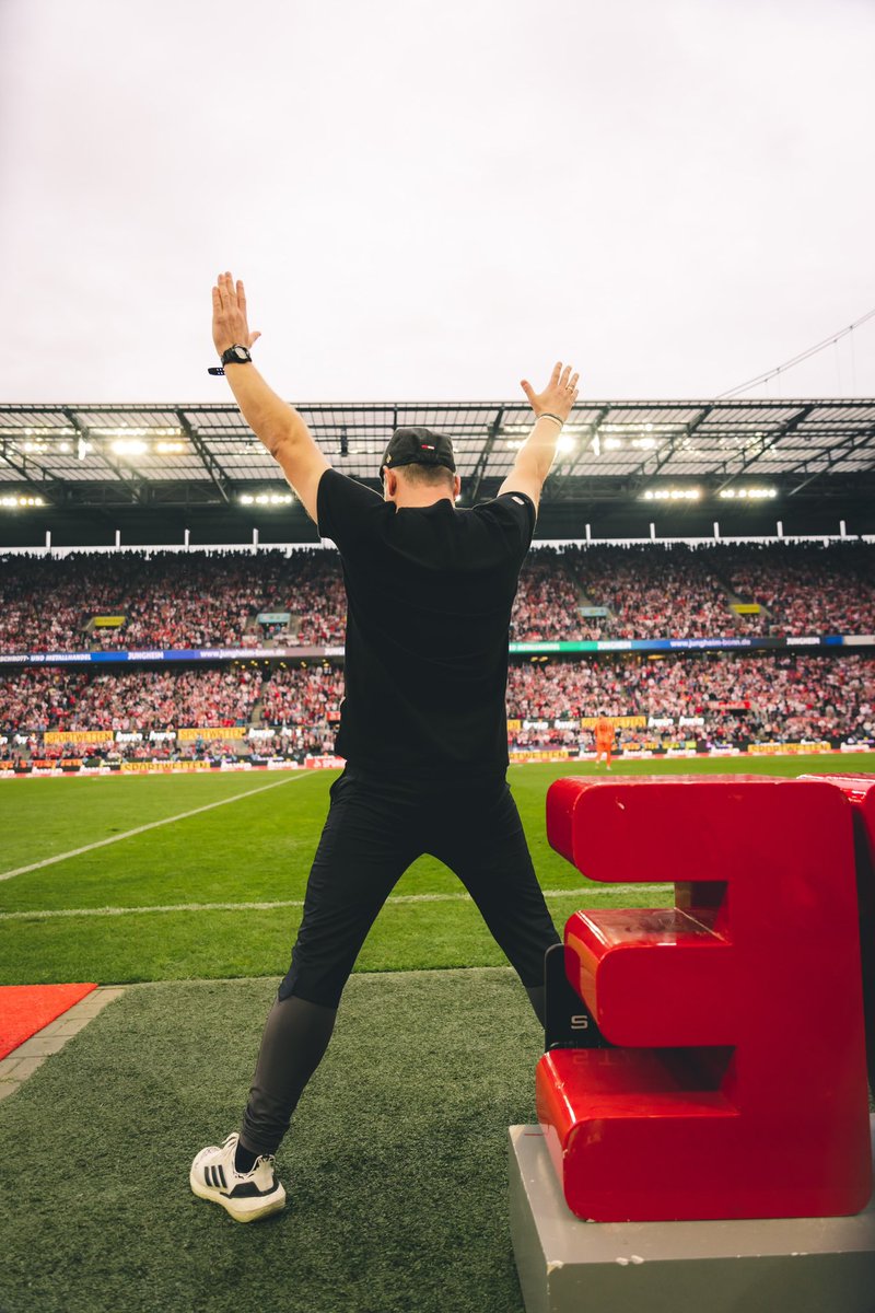 fckoeln_en's tweet photo. So, time for bed.

Sleep well, you lovely lot.

Superb support today 🙌 #effzeh https://t.co/eQg0kH6h9j