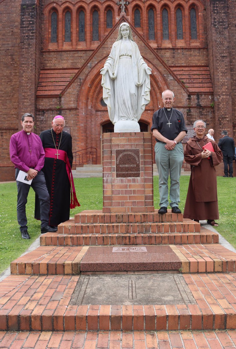 MurrayAHarvey's tweet photo. The media contingent thought this might make a good picture given the earlier evocative image from the #LismoreFloods. @JustinWelby @GraftonDiocese https://t.co/c5JSz3hRD3