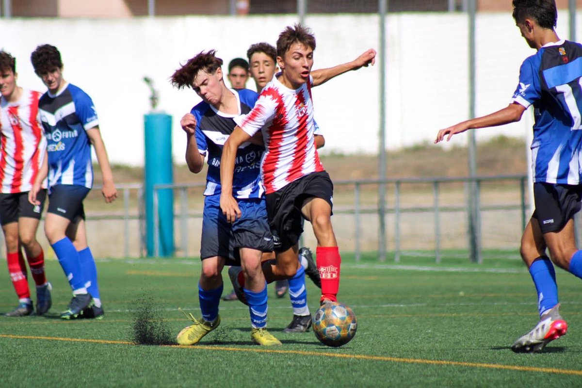 FCCardedeu's tweet photo. El Juvenil A guanya el seu partit davant el @CFBadalonaFutur (1-0)

Partidàs dels nostres jugadors, que han lluitat fins al final per endur-se una merescuda victòria, la segona consecutiva, després de la victòria al camp de l’Escala.

Enhorabona equip‼️🤩 https://t.co/xDTDZ2A1zB