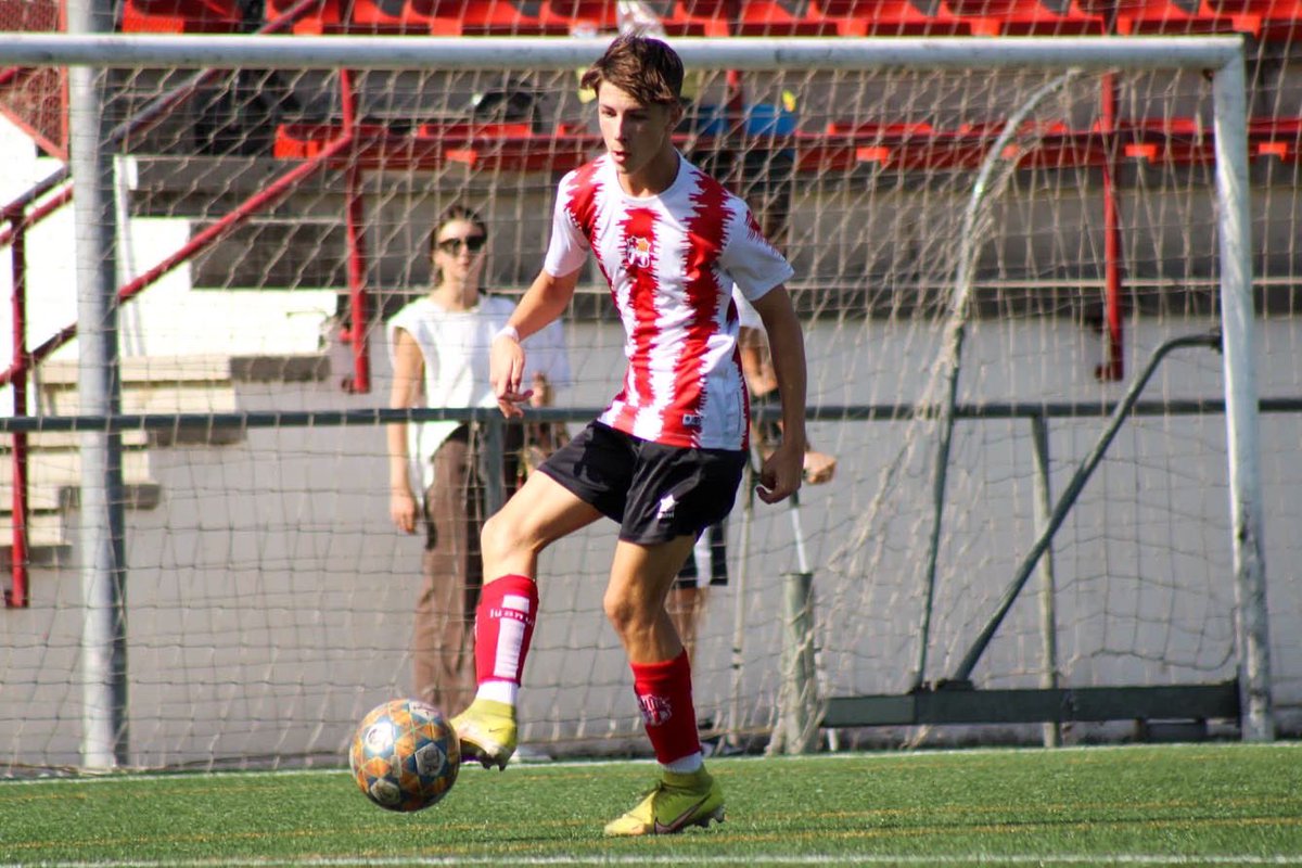 FCCardedeu's tweet photo. El Juvenil A guanya el seu partit davant el @CFBadalonaFutur (1-0)

Partidàs dels nostres jugadors, que han lluitat fins al final per endur-se una merescuda victòria, la segona consecutiva, després de la victòria al camp de l’Escala.

Enhorabona equip‼️🤩 https://t.co/xDTDZ2A1zB