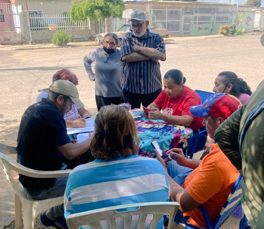 Seguimos trabajando de manera incansable por el fortalecimiento de nuestra revolución y beneficiando a nuestro pueblo con jornadas de protección social gracias  Pdte. <a href="/NicolasMaduro/">Nicolás Maduro</a> hoy en nuestra comunidad La Popular sector 12A beneficiando a 180 personas. #AlexTeQuieroLibre