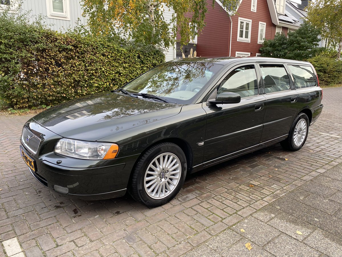 ThiesK_F1's tweet photo. Buiten gewassen en gekleid! Prima spul dat #Monello @Carcleancom 👌

Binnenkort polijsten! https://t.co/txwRhTjX5e