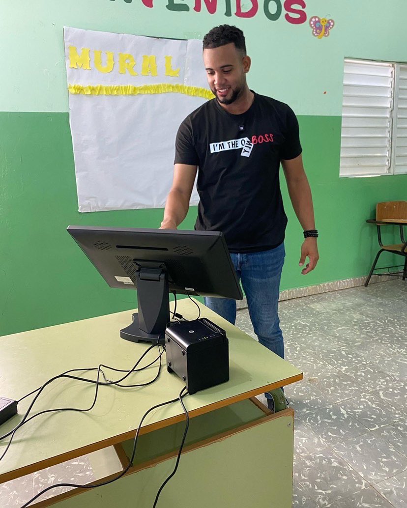 juventudMC24's tweet photo. Por una República Dominicana con valores e igualdad y por un país honesto #Vota5 #ElTriunfoEsdeTodos https://t.co/rthNxHA3by
