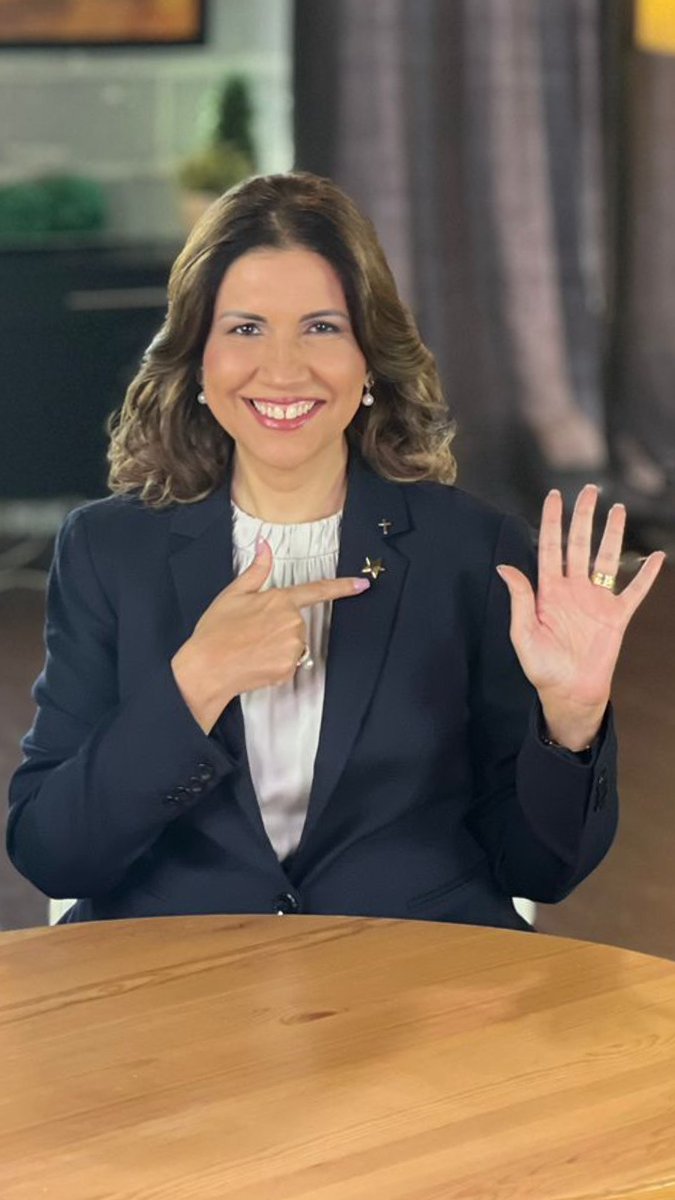 escuelagobpld's tweet photo. #MargaritaCedeño sabe que  #ElTriunfoEsDeTodos #Vota5 https://t.co/Uogp7bWOr4