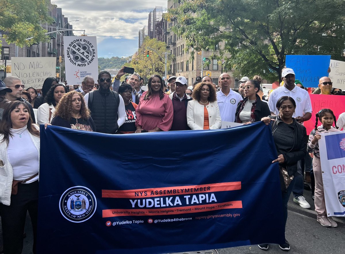 Today, I was proud to join our communities in Northern Manhattan and The Bronx to Walk the Bridge for Peace and stand against violence and hate in all its forms.

I will always work tirelessly to protect the safety of all New Yorkers.