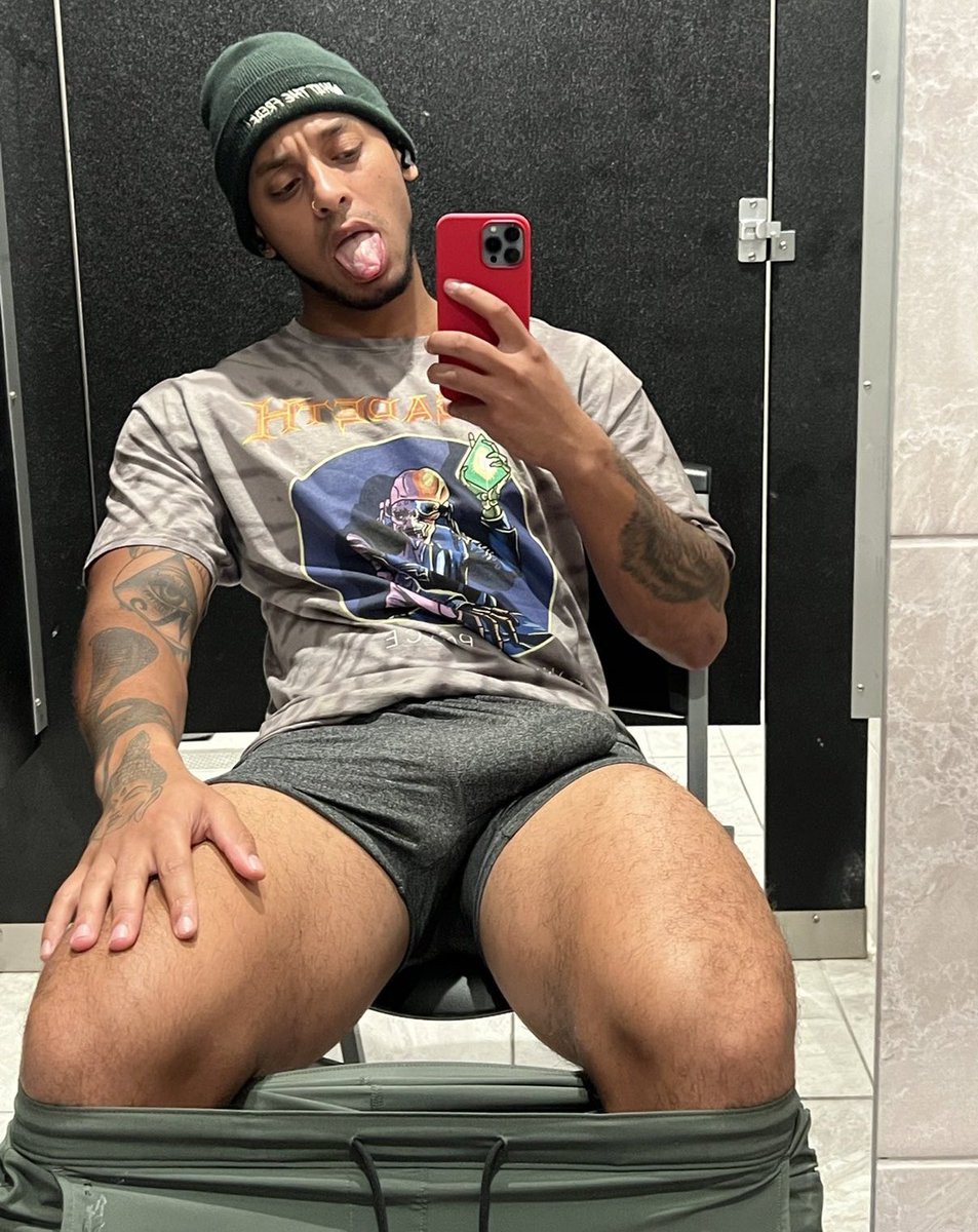 babylegwayne's tweet photo. The gym was HARD today https://t.co/7WyQJQIJDG
