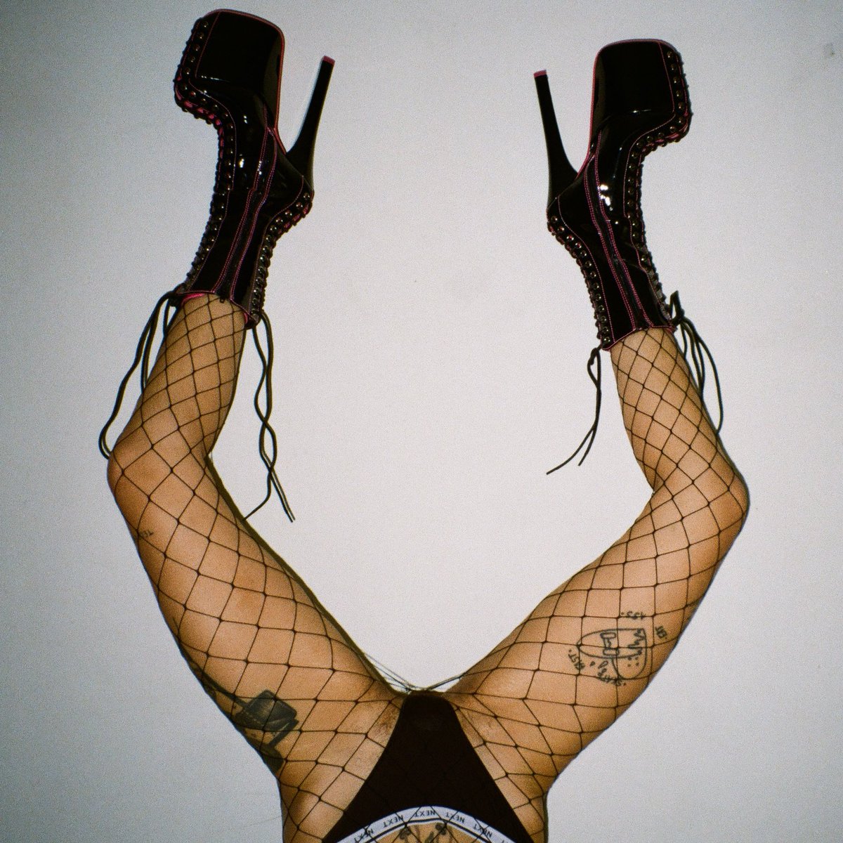 Finally joined the dark side - hey twitter💋
Recent work with <a href="/HairyMistrees/">Hairydominatrix</a> 💣