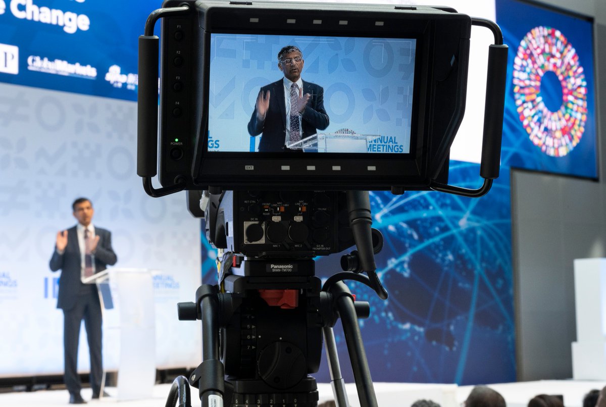 KGeorgieva's tweet image. Globalization and climate action are "joined at the hip"—a lesson from this year’s #PerJacobsson lecture. 

Thank you @RaghuramRRajan for your fresh take on what it will take for the world to combat #ClimateChange. bit.ly/3eHwIGG