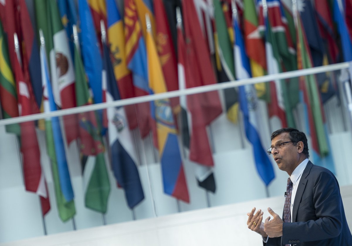 KGeorgieva's tweet image. Globalization and climate action are "joined at the hip"—a lesson from this year’s #PerJacobsson lecture. 

Thank you @RaghuramRRajan for your fresh take on what it will take for the world to combat #ClimateChange. bit.ly/3eHwIGG