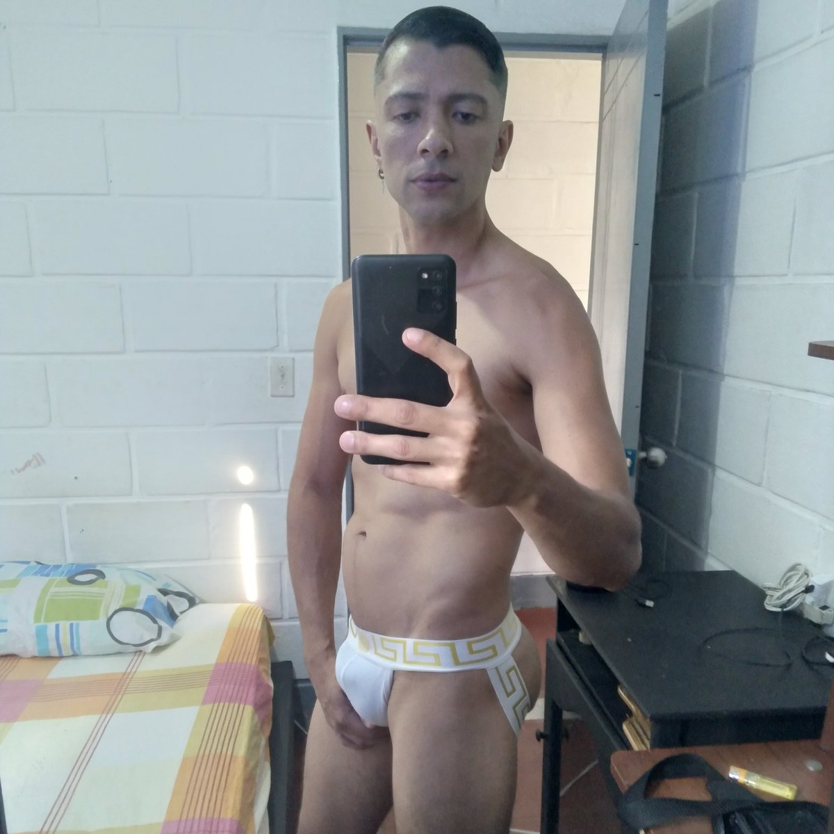 Dan01 tweet media