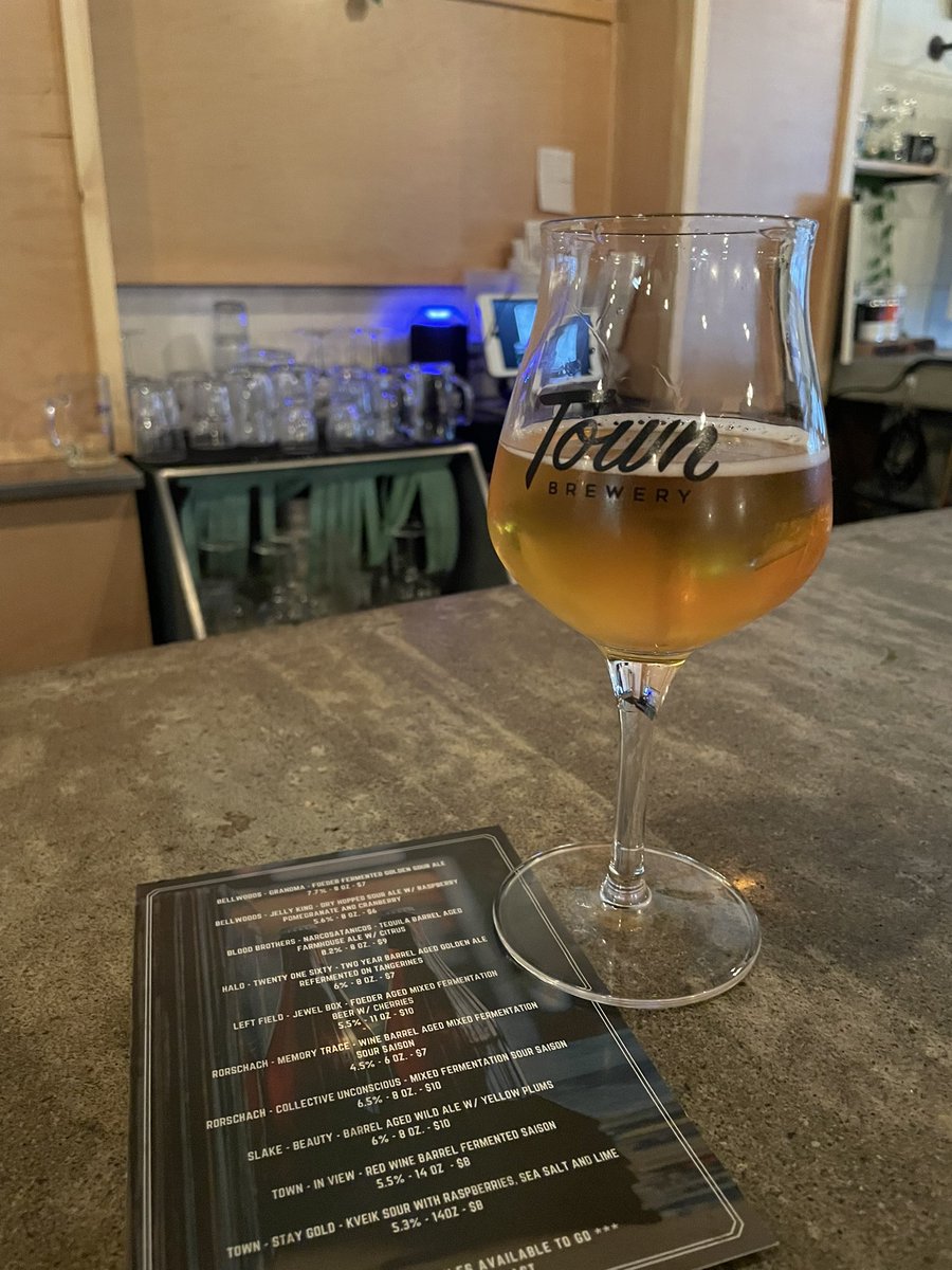 goodchia's tweet photo. A sour that started off not too bad then started to burn @HaloBrewery https://t.co/PprzdJEfZM