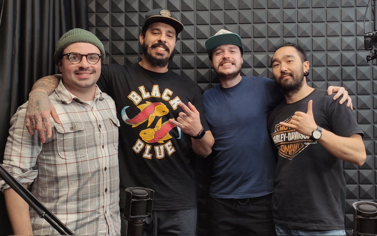 RapaPodcast's tweet photo. Episódio novo na área, da aquele play, groselhando mas as vezes sai umas coisa inteligente... Confere aí.

Link na íntegra:
https://t.co/Jua9wMMHlh https://t.co/bJ1htovRsj