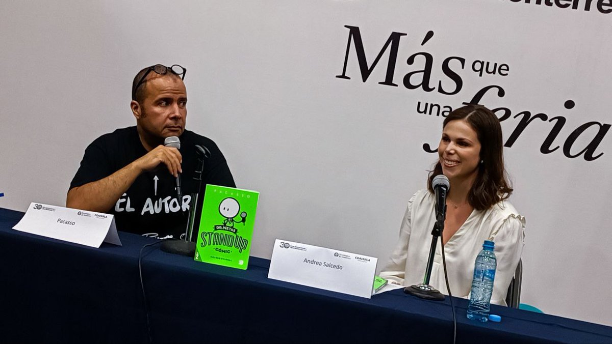 penguinlibrosmx's tweet photo. "Cuando aprendemos a reír significa que empezamos a sanar. Aprender a hacer comedia es poder ver esas cosas que necesitamos sanar" Pacasso (@DrNetas) presentando su libro #StandUp2 en la @FeriaLibroMty. 🤭📚 #FILMTY2022 https://t.co/w7J6phbuhp