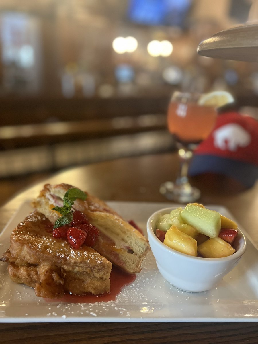 lafayettebc's tweet photo. This delicious Monte Cristo has a perfect view of the Bills Game… stop in and try our new brunch and dinner menu
#Food #Foodies #brewery #BuffaloBills https://t.co/e7DCIuCdwt
