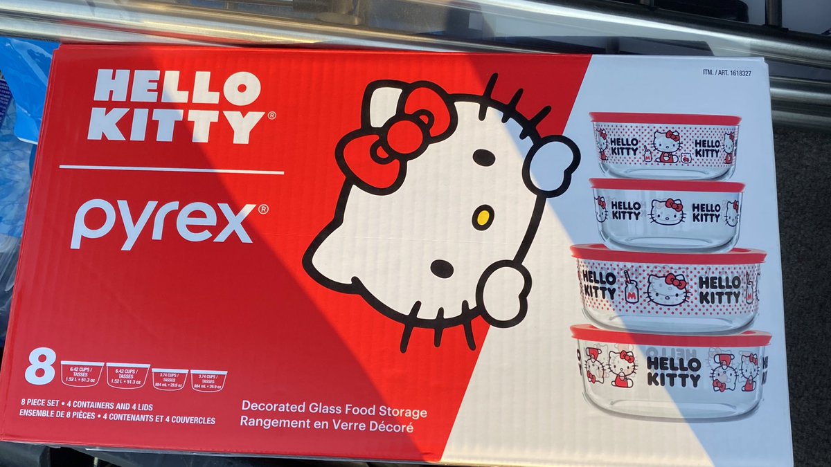 faunafaeirl's tweet photo. HELLO KITTY PYREX!? cute AND practical?? 🥳 https://t.co/yhCEgfcS29