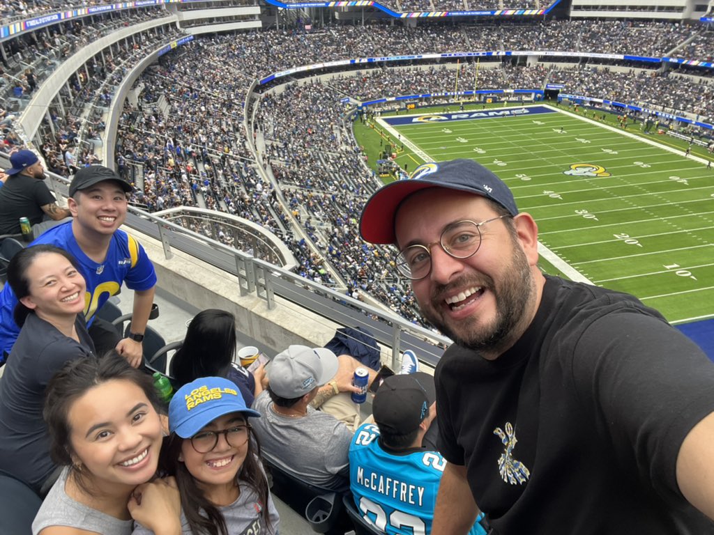 kidchico26's tweet photo. #RamsHouse https://t.co/PH6kKIkVJO