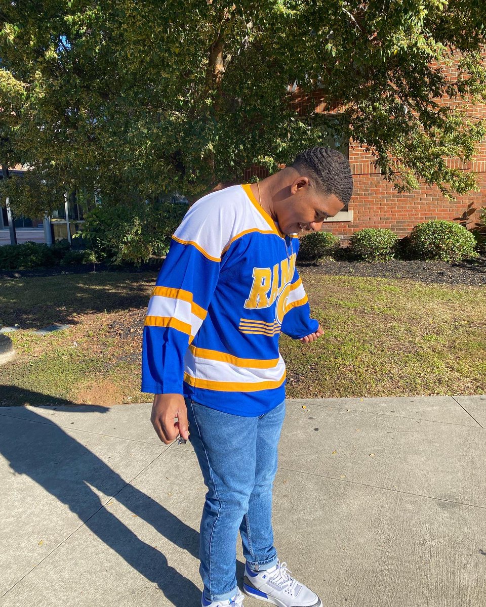 kellykelz43's tweet photo. I think Iβm all that , no Kenan just Kel #lasthomecoming πππ https://t.co/zKSdk3rUEn