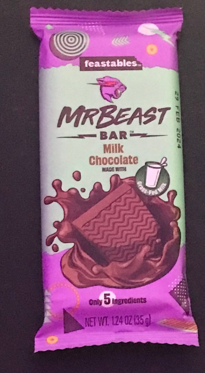 Stef_2411's tweet photo. I’m a pretty picky person when it comes to chocolate. Dove chocolate is my favorite but I just tried @MrBeast chocolate bar and it was even better. Seriously delicious😊 https://t.co/MmtiSQWy00