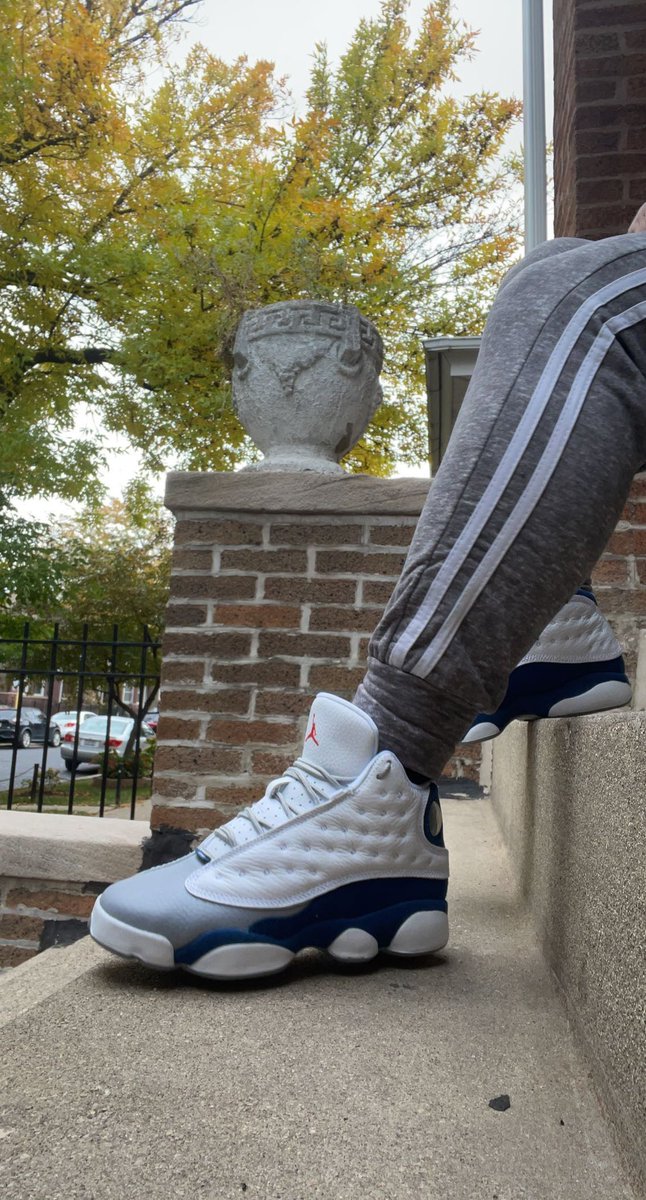 SueHappy3's tweet photo. Cloudy in Chicago… #hoodieseason #frenchBlue ☁️ #ineedahug https://t.co/Yrh5l0SEJZ