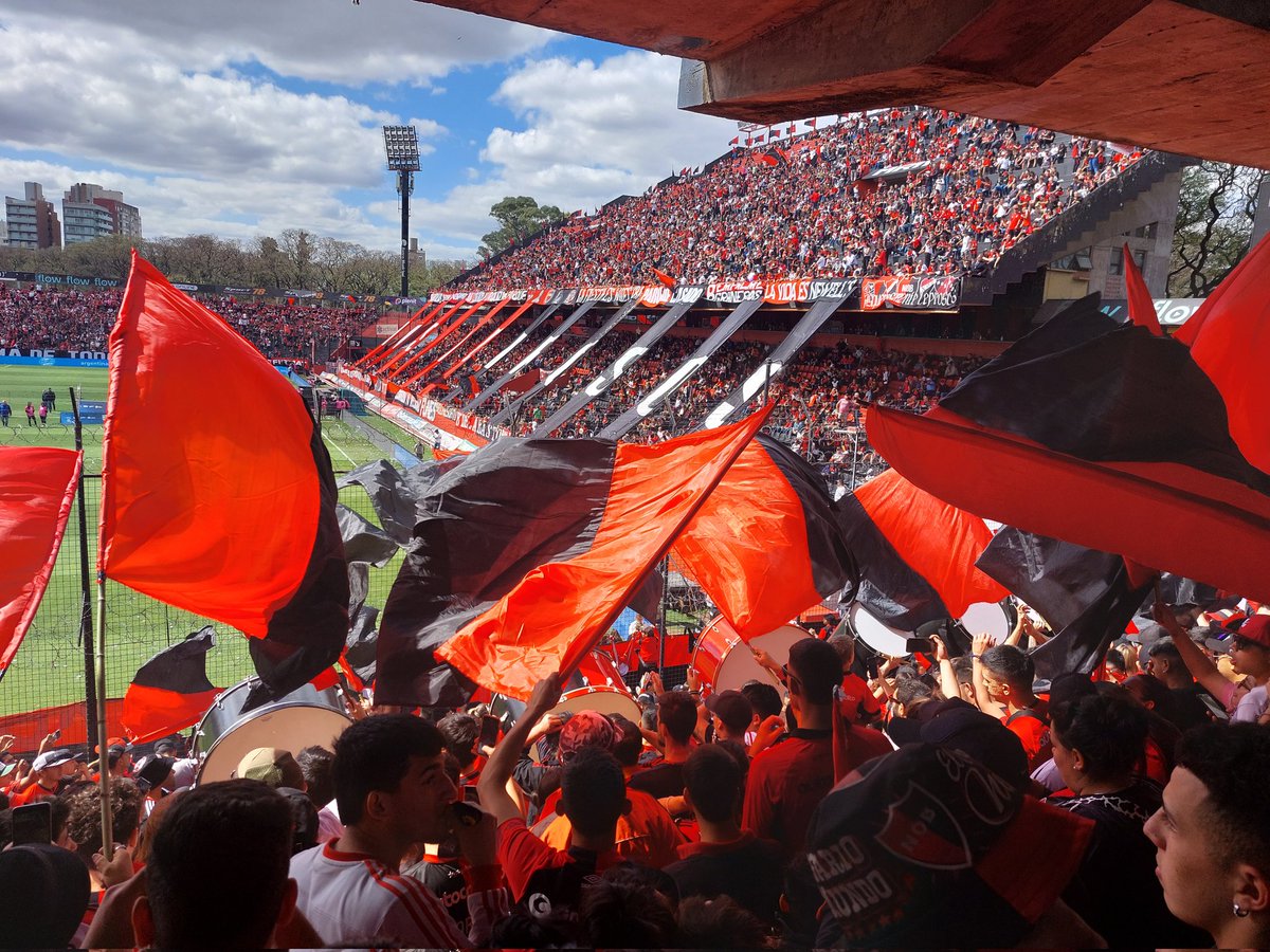 Lionob06's tweet photo. El causal de mi alegría❤️🖤 https://t.co/iv59DFbhno