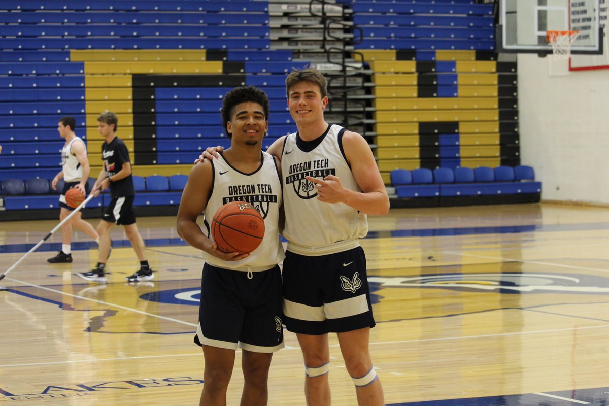 OITMBB's tweet photo. Smile if itβs less than two weeks βtil Gameday!π
#OITMBB π https://t.co/1Y0UKuNBtl