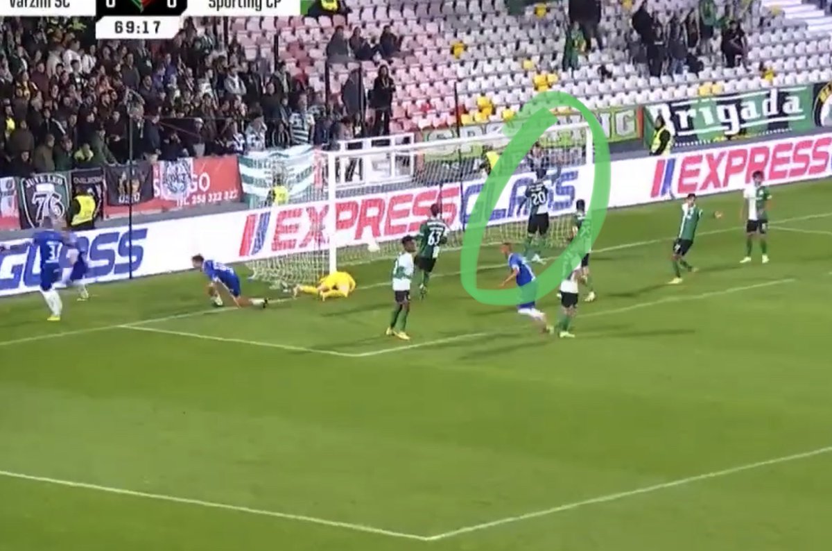 O Paulinho assiste e depois pede fora de jogo 😂😂😂