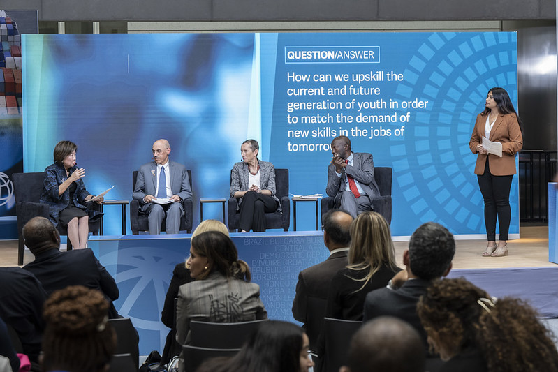 WorldBankGroup's tweet photo. WATCH: @DavidMalpassWBG, @unicefchief, @Mari_Pangestu &amp; other global experts discuss policy priorities that can support a sustained recovery in learning and skills development.

https://t.co/xcVleBLD5P  #EndLearningPoverty https://t.co/Qr8U75SM9a