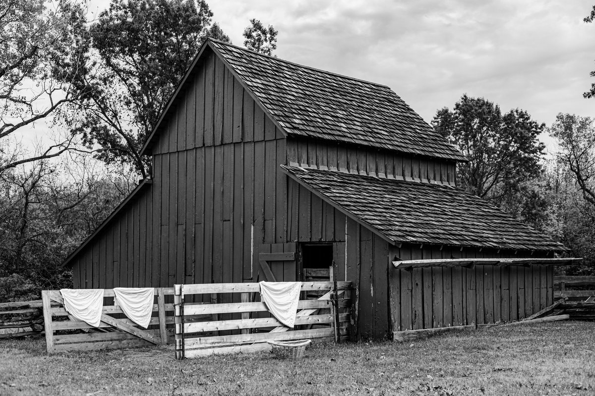 #blackandwhitephotography #blackandwhitephoto #streetphotography #photooftheday
 #photography  #photo #foto #photographer  #picoftheday  #canonphotography #monochrome