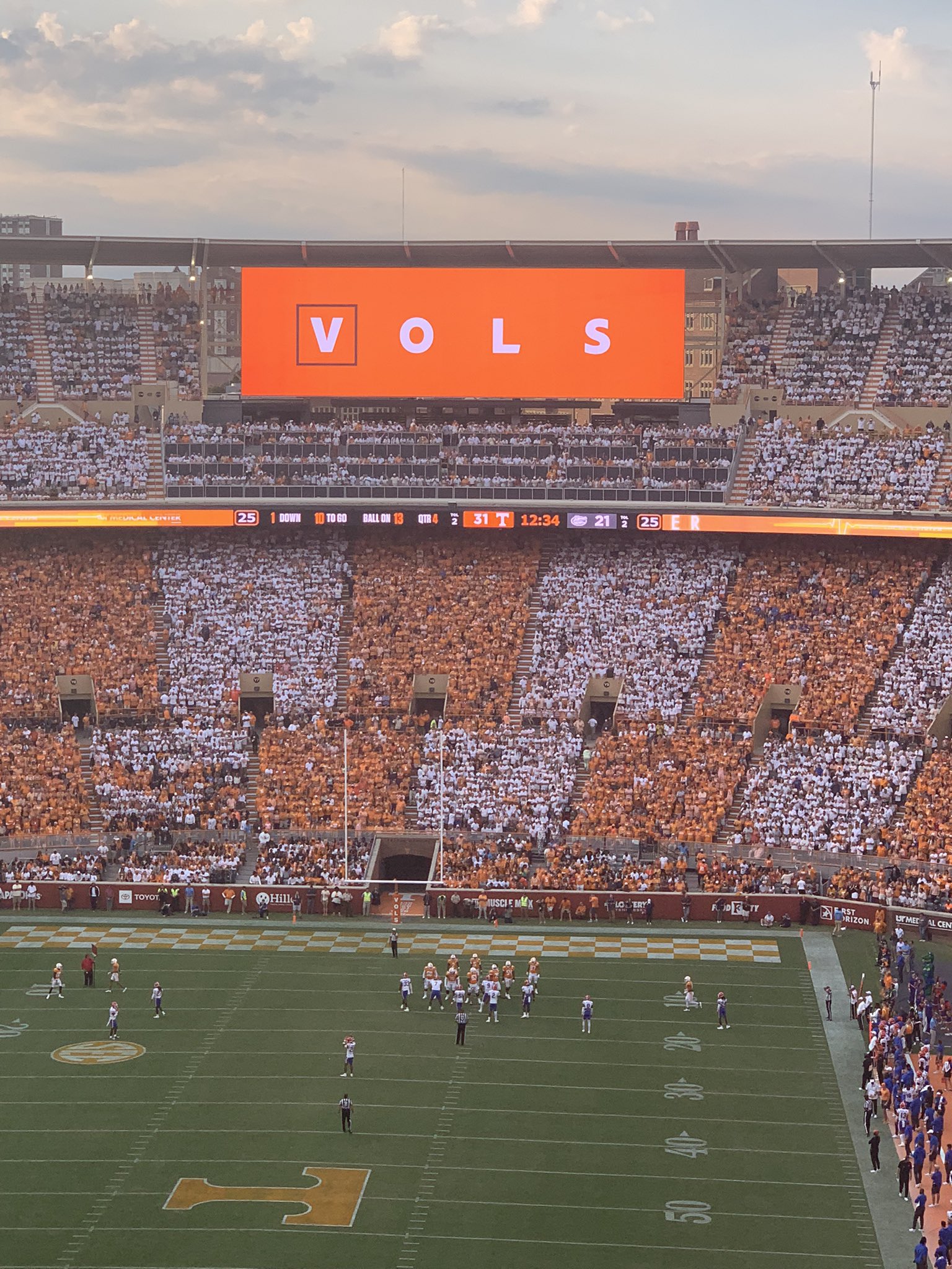 tennessee-football-on-twitter-a-sea-of-orange-gbo-https-t-co