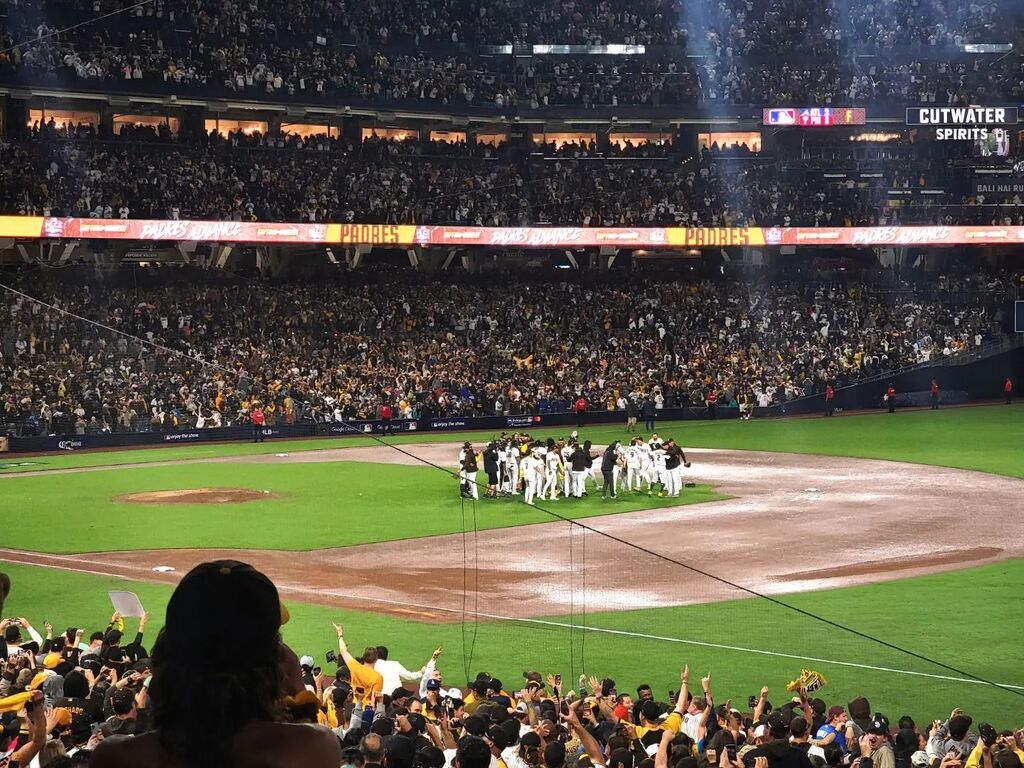AlwaysArob's tweet photo. I've been a @padres fan my whole life. I stood on stage during my Kindergarten graduation when I was 5 and told people I would grow up and play for them. Unfortunately injuries never let me play past high school, but I remained a fan as I watched heartbreaking seasons in the… https://t.co/w9LnVSCSzg