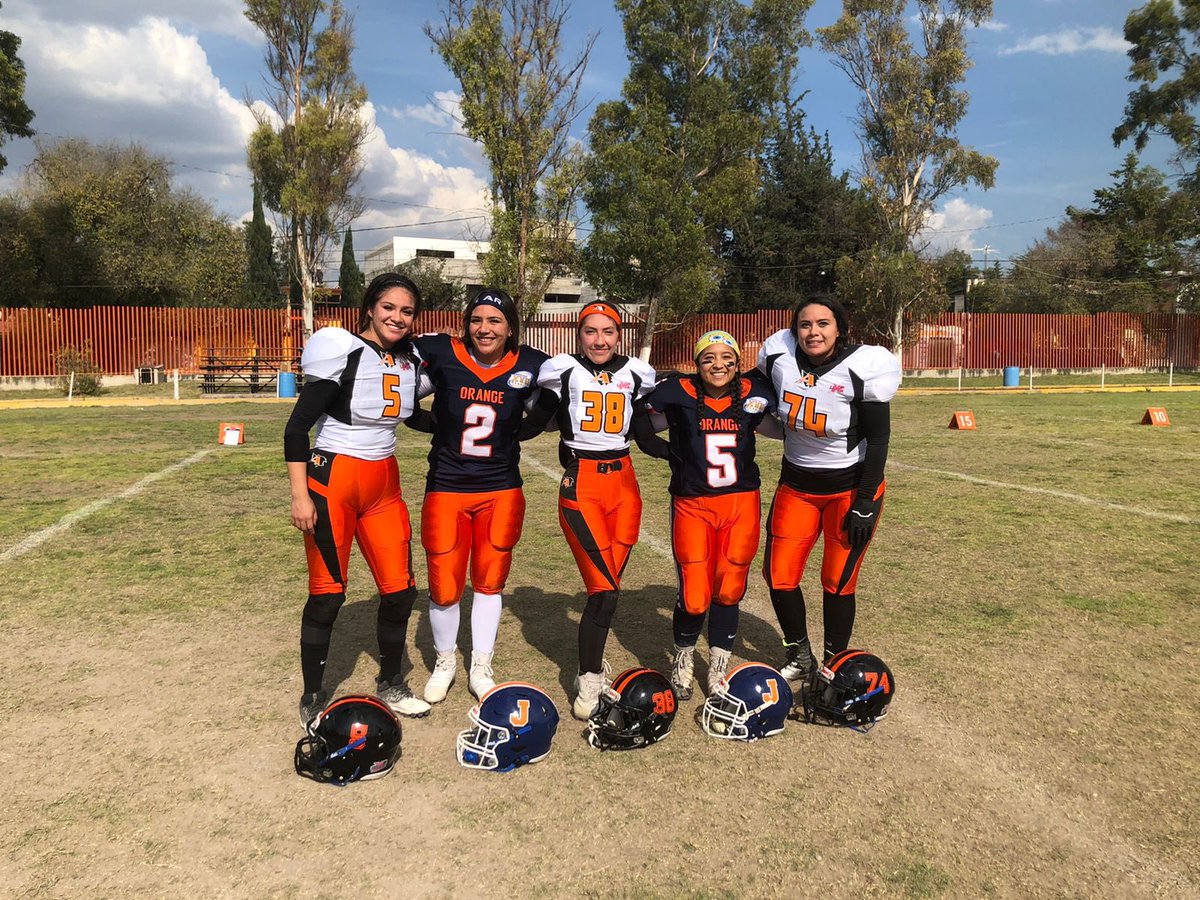 lexfa's tweet photo. Capitanas en el Kickoff de la Femenil, Jugosos vs Aztecas Ojo de Agua. 😇🏈
#TeamLexfa #arenafootball #playlikeagirl #LexfaRules #Football https://t.co/ZWgXhXNtGF