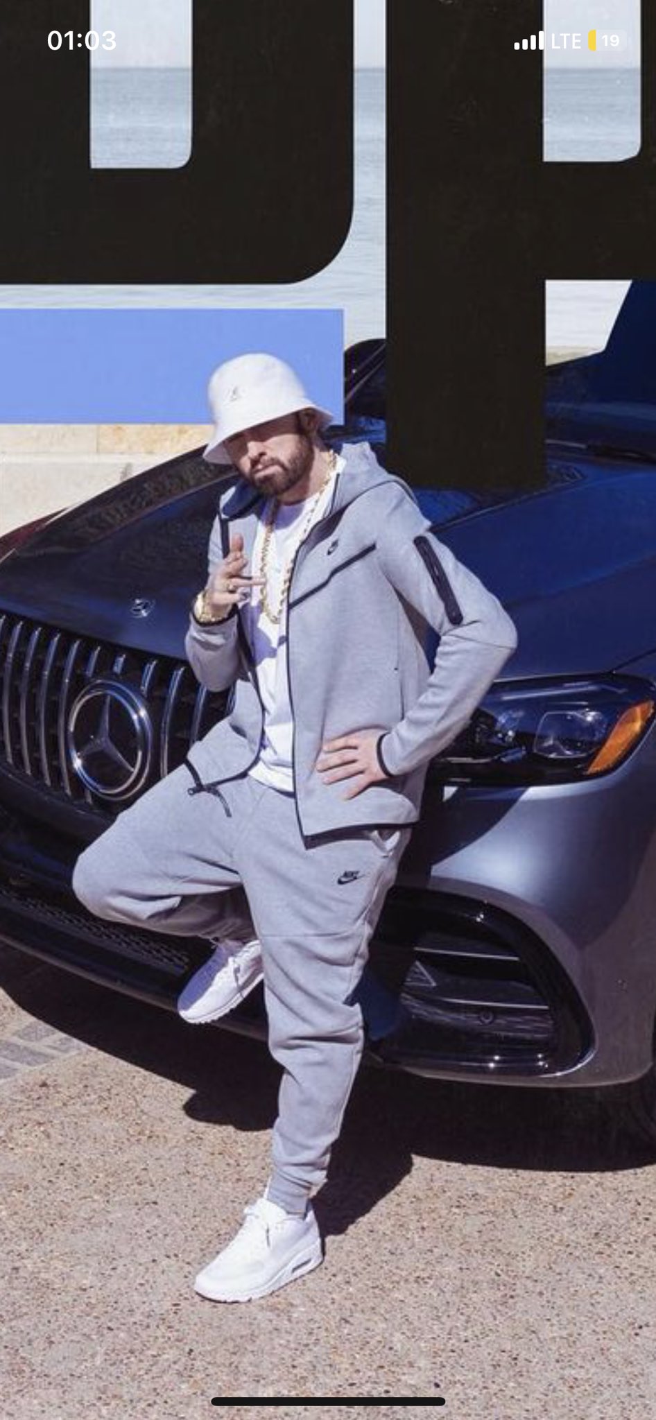 Kim inan r 50 ya  na girdi ine amk ?
Happy birthday idol!  