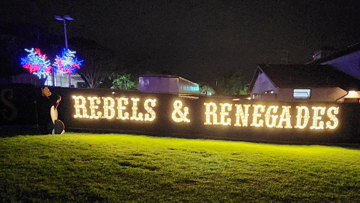 i had the time of my life yesterday. i don't even know what to say about it. i'm just so happy i went to #RebelsAndRenegades. next year i'm doing both days.. i will not stay at the same hotel though. fucking yikes.