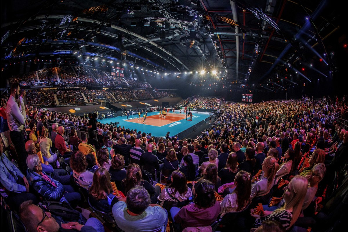 📢FIVB, Erkekler ve Kadınlar Dünya Şampiyonaları'nın  2026 yılından itibaren 32 takımla oynanacağı duyurdu.

🏐 32 takım, 4'erli 8 grupta yer alacak. Gruplarını ilk 2  sırada tamamlayan ülkeler son 16'ya yükselecek.