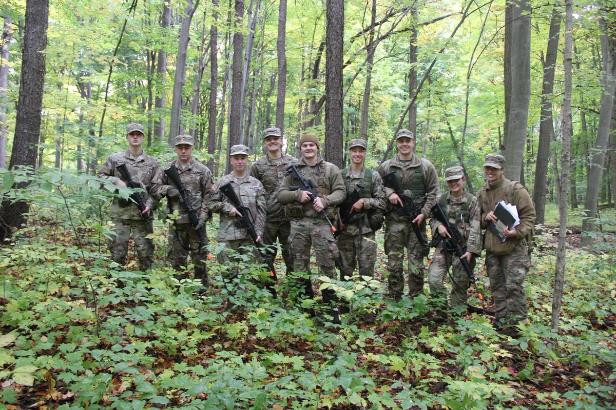 MSUArmyROTC's tweet photo. Spartan Battalion had a busy Homecoming Week! Cadets had lab on Thursday, Homecoming Parade on Friday, and the tailgate/MSU game on Saturday! GO GREEN!!
#army #ROTC #ArmyROTC #gowhite #gogreen #MSU #michiganstatespartans #michiganstateuniversity #boldwarriorbrigade #7thbrigade https://t.co/FvPy3CpRyP