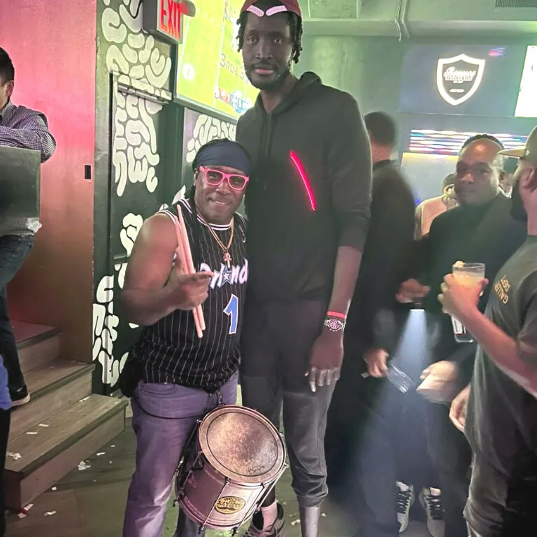 WattsDrums's tweet photo. My brother! This man is larger than life not only in height but in heart! Great time catching up at @bouncesportingclub in between only the best musical performances. 😎 https://t.co/2qGPvlVJUb