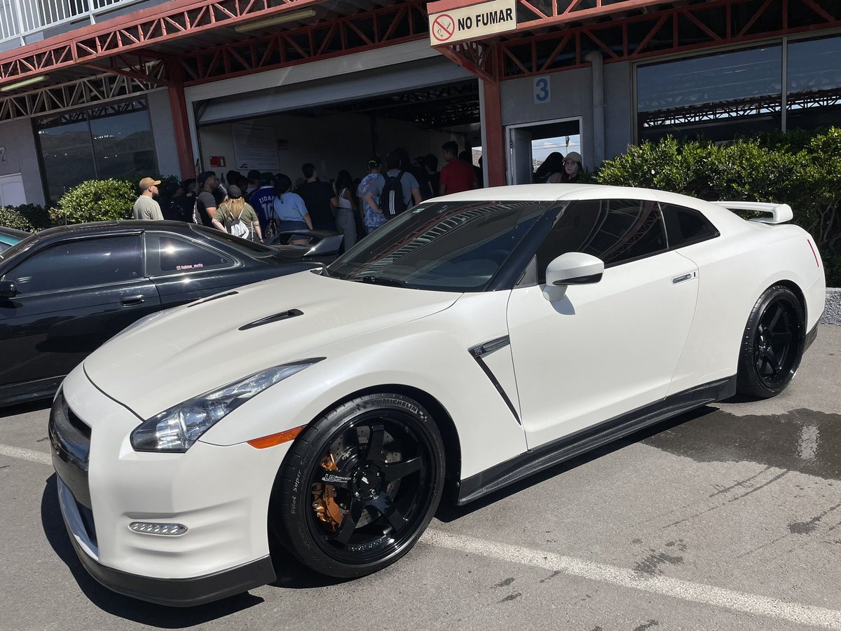 CMillanV's tweet photo. Tarde en autódromo de codegua #NMFest 🚗 🏎 https://t.co/6kOKT2aNJH