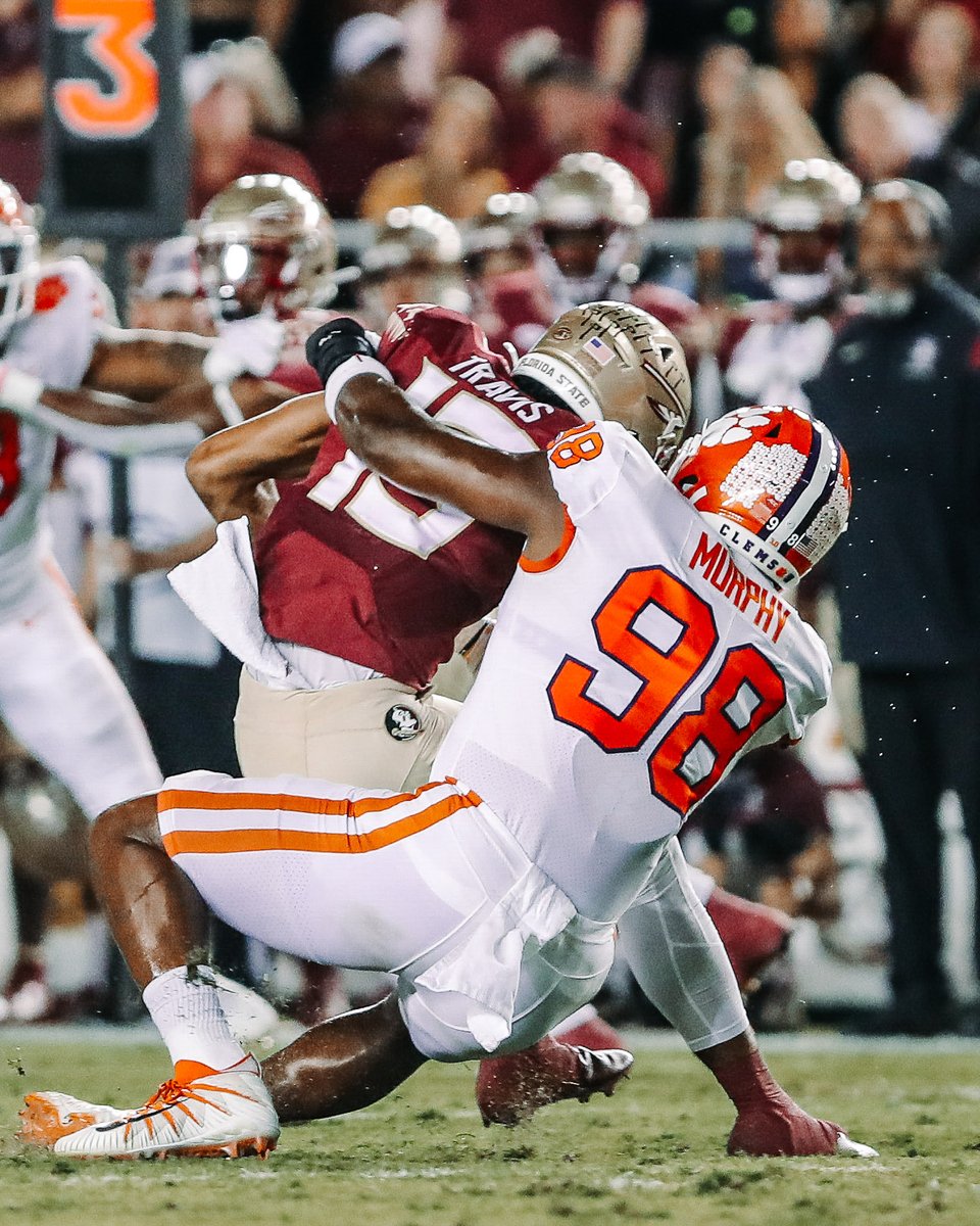 ClemsonFB's tweet image. 6⃣ Tackles
2⃣ Sacks
3⃣.5⃣ Tackles for Loss
1⃣ Forced Fumble

You're a menace, @BigMurphy_25.