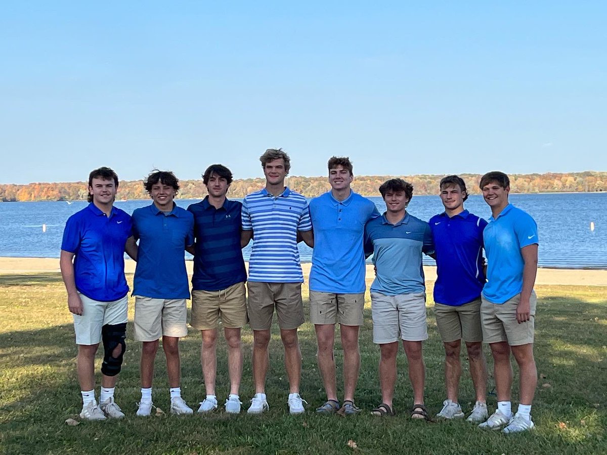 rebeccammoore's tweet photo. The boys! #SeniorSunday #clawsup @Todd_spinner @GMoore1221 @NHurley_7 @Jared_Moeller10 @BihlerMax @GriffinWhite19 @kylejackowski44 @evanfabrizio @cadensutton3 https://t.co/sbIjiWz5Nq