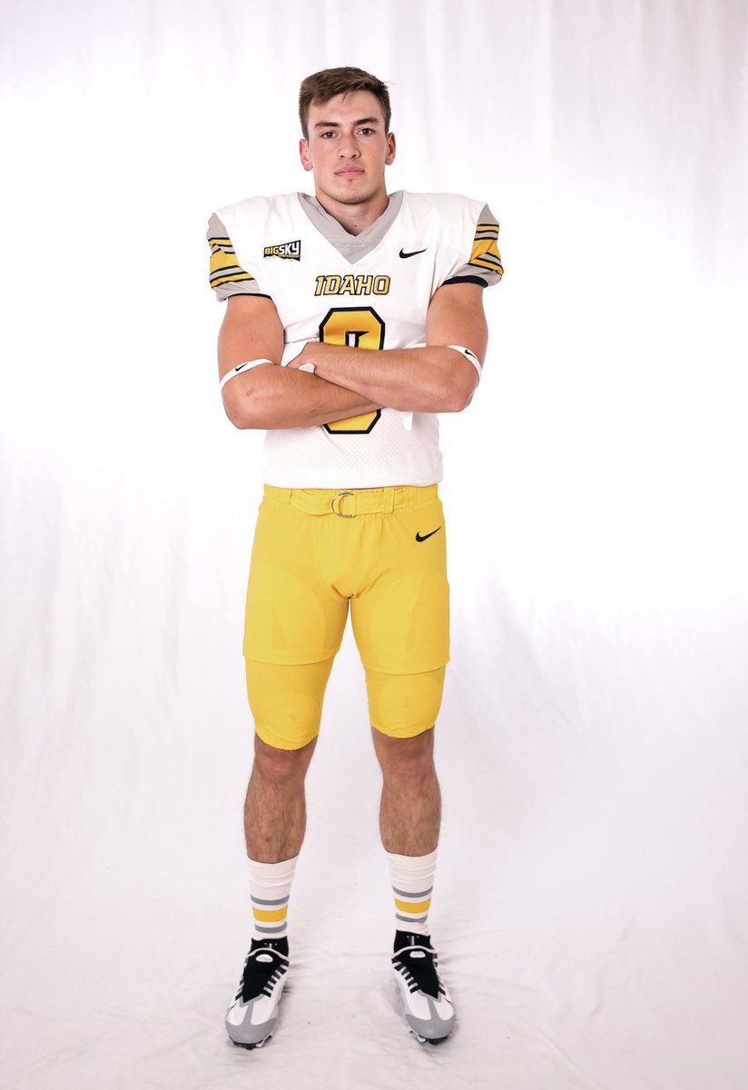 __zachj11's tweet photo. Committed to @VandalFootball!! Excited to get this rolling ✌🏼’s ⬆️
@Coach_Eck @RobAurich @TylerYelk @Coach_Sutt @coach_asuega @franks_coach @TevitaLose @LukeSchleusner @Booof38 https://t.co/qjiJMxfx6d