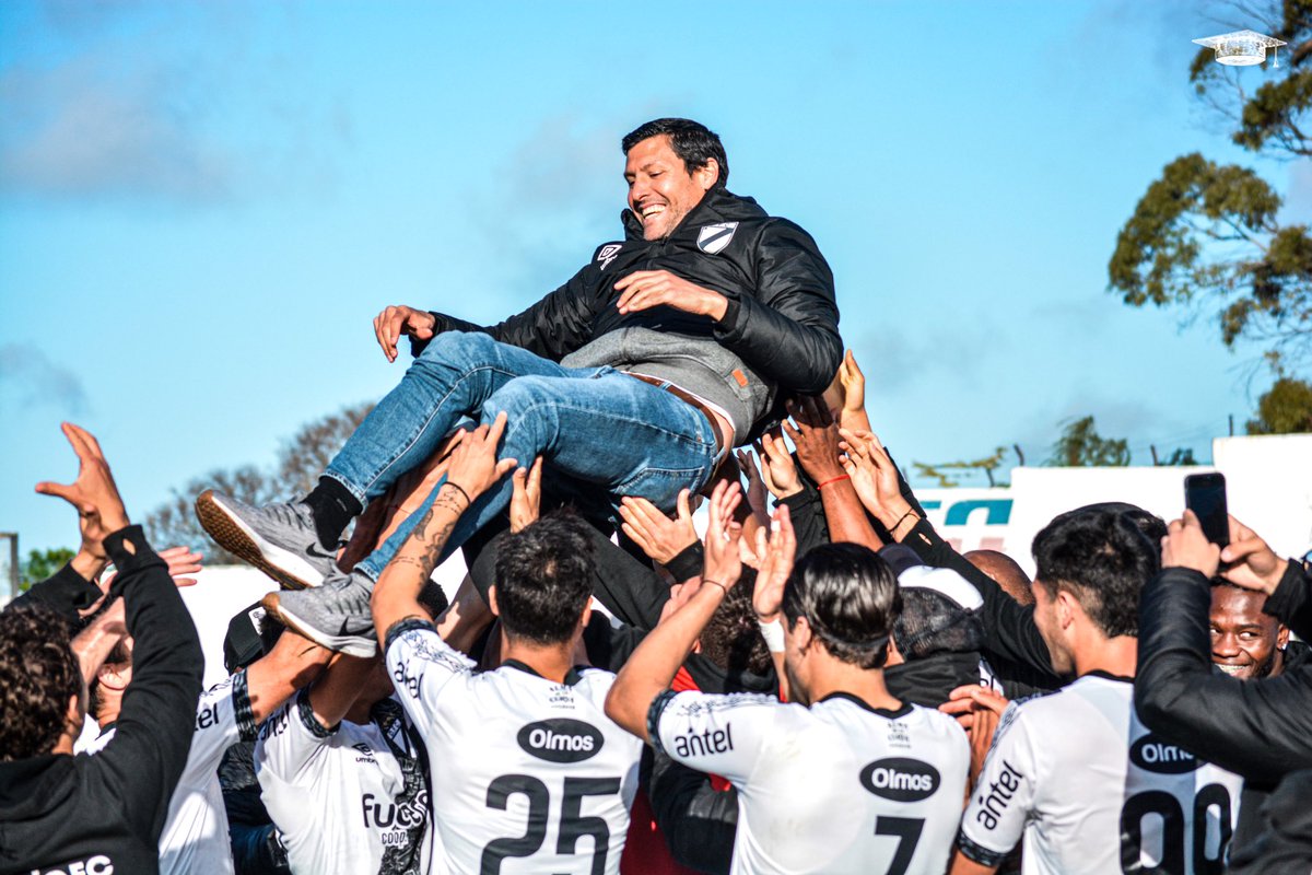 DanubioFC's tweet photo. Lo que hiciste en 𝐃𝐚𝐧𝐮𝐛𝐢𝐨 no se olvida en la vida. 

Gʀᴀᴄɪᴀs ᴘᴀʀᴀ sɪᴇᴍᴘʀᴇ, Nᴀᴄʜᴏ.♾️🔟 https://t.co/D3EkYzrZie