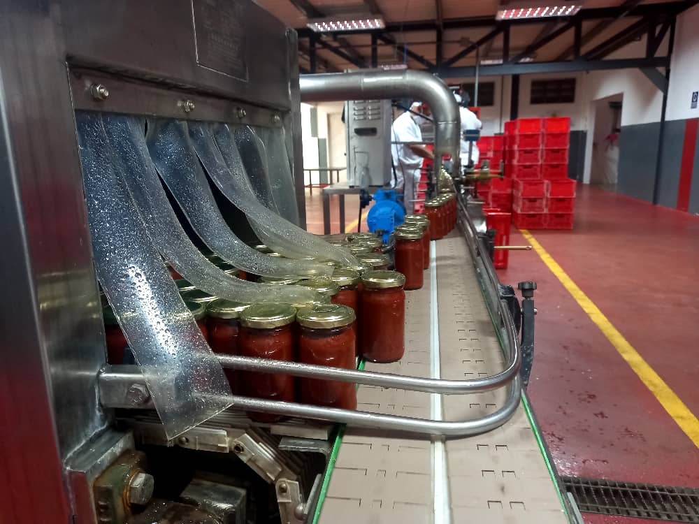 Desde la planta Casquíbor en el municipio Jiménez del estado Lara, se garantiza la seguridad alimentaria al pueblo. La clase trabajadora de Lácteos Los Andes comprometida con el desarrollo del país.

#DíaMundialDeLaAlimentación
#VenezuelaGarantizaAlimentación