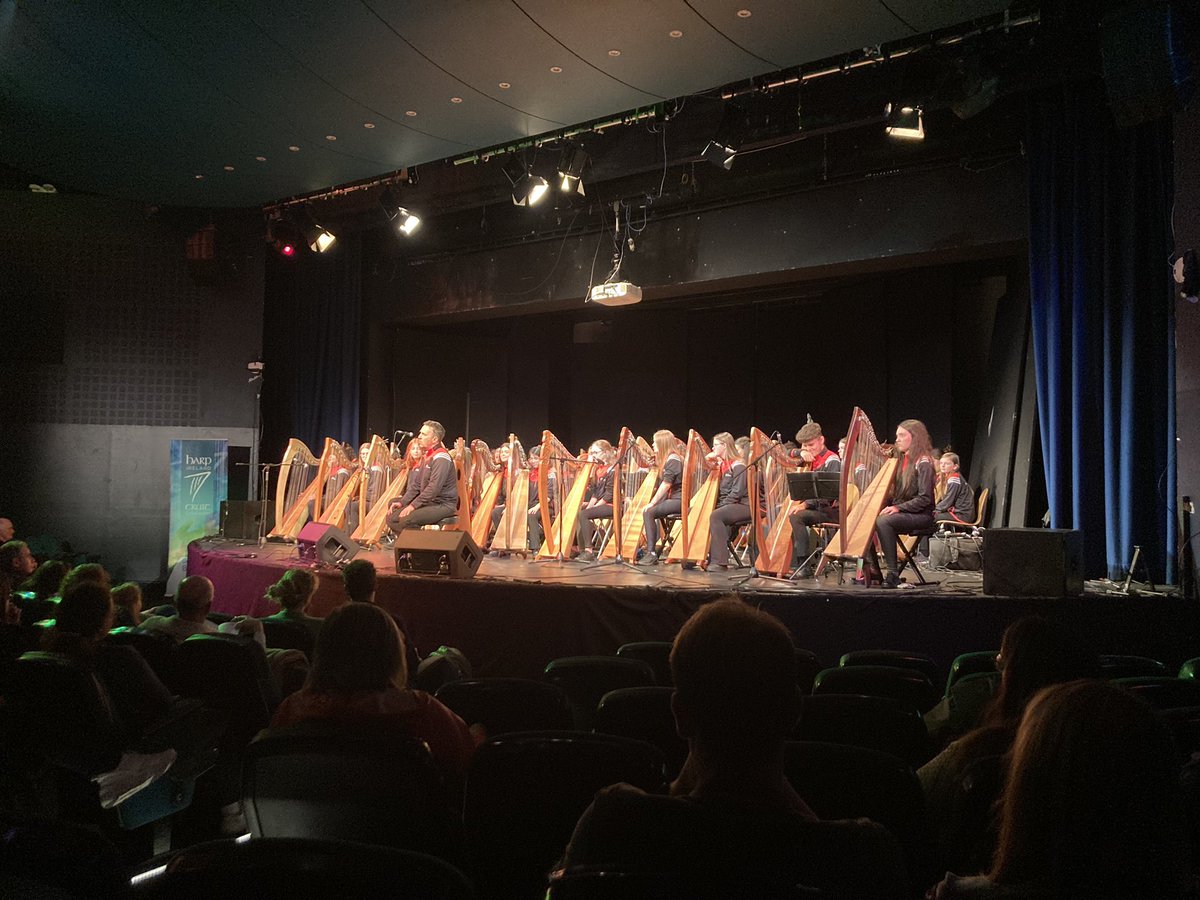 What a way to spend a wet and windy Sunday evening! At the @cruiteireann Harp Gala concert at Liberty Hall. 50 harps on stage at one point! A fitting end to a wonderful #LánaCruite2022 #HarpDay2022 Thank you to all involved. @ITMADublin