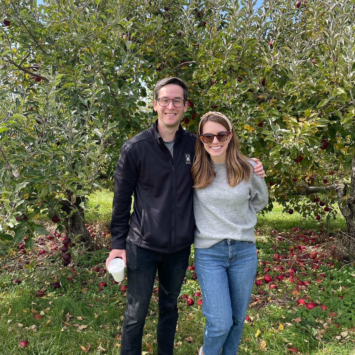 OSU_Urology's tweet photo. We enjoyed roasting s’mores by the campfire, a tractor hayride, picking apples, playing cornhole, navigating a corn maze, and picking pumpkins! 🔥🍎🍁🎃 @OSUWexMed @ctleeuro @MSLee_MD @SMMohagheghP @TashaPosidPhD @DaironDenis #UroRes #UroMatch #Match2023 https://t.co/PWyu4pJrm8