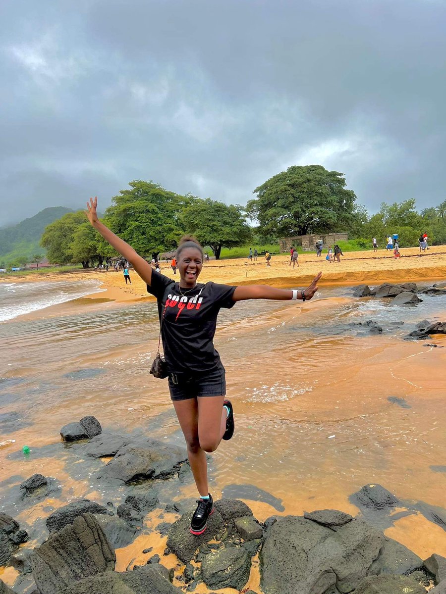 RayYogurl's tweet photo. Kent Beach is one of Sierra Leone's most beautiful beaches😍It is a coastal fishing village around the peninsular in the Western Area Rural District of Sierra Leone

#Explorefreedom #TourismSierraLeone #Freetown #SierraLeone #Kentbeach #Kent #TorizmNaAllManBizness https://t.co/wPar9vc4Hc